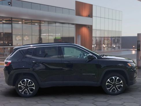 Used 2022 Jeep Compass Limited AWD/4WD image 4