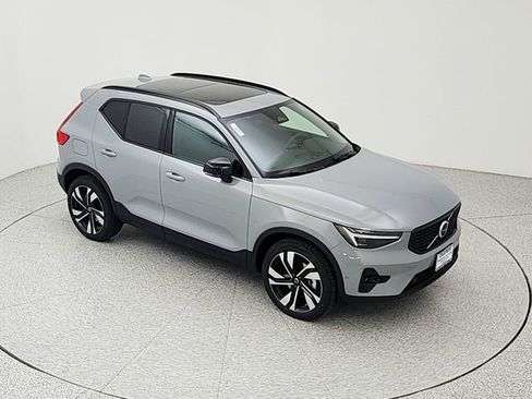 New 2026 Volvo XC40 B5 Plus w/ Climate Package AWD/4WD image 15