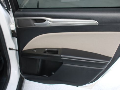 Used 2020 Ford Fusion S image 15