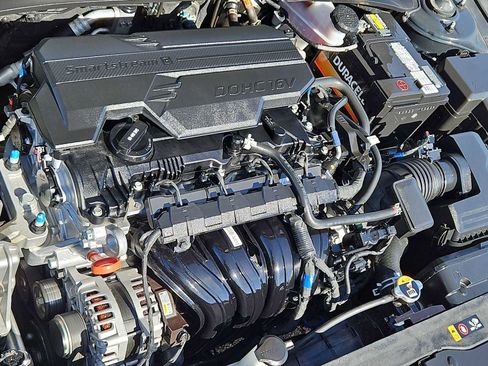 Certified 2022 Hyundai Elantra Limited w/ Cargo Package image 14