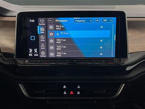 Used 2025 Volkswagen Atlas SE image 18