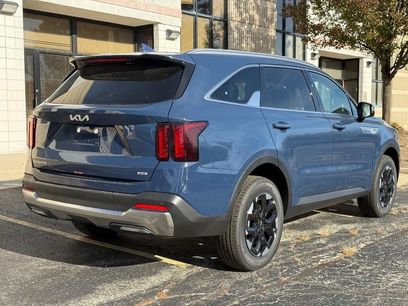 New 2026 Kia Sorento S w/ S Panoramic Sunroof Package