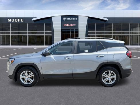 Used 2024 GMC Terrain SLE w/ Driver Convenience Package FWD image 6