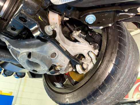 Used 2021 Ford Mustang Shelby GT500 w/ Carbon Fiber Track Pack image 38