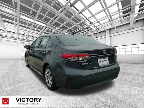 Certified 2025 Toyota Corolla LE image 5