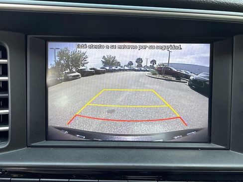 Used 2020 Hyundai Elantra Limited image 30