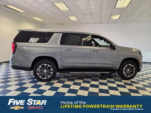 New 2026 Chevrolet Suburban LS RWD image 8