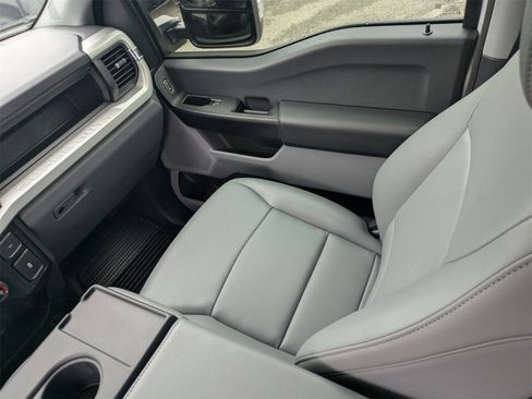 New 2025 Ford F250 XL w/ XL Chrome Package image 17
