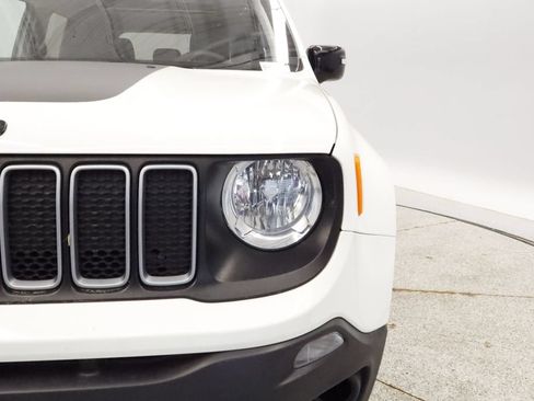 Certified 2023 Jeep Renegade Latitude w/ Sun/Sound Group AWD/4WD image 14