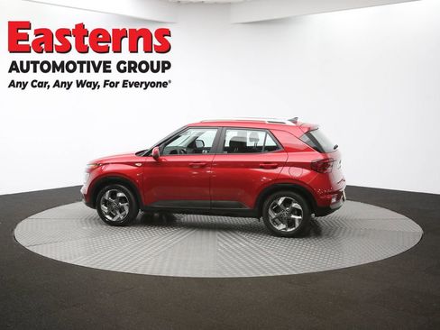 Used 2022 Hyundai Venue SEL image 60