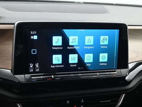 Used 2024 Volkswagen Atlas SE FWD image 14