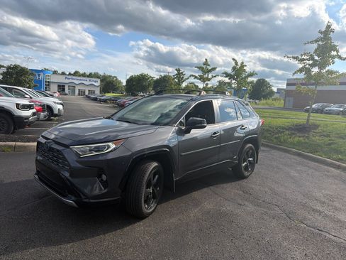 Used 2020 Toyota RAV4 XSE w/ XSE Grade Weather Package AWD/4WD image 4