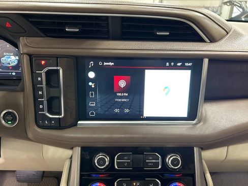 Used 2022 GMC Yukon XL Denali image 19