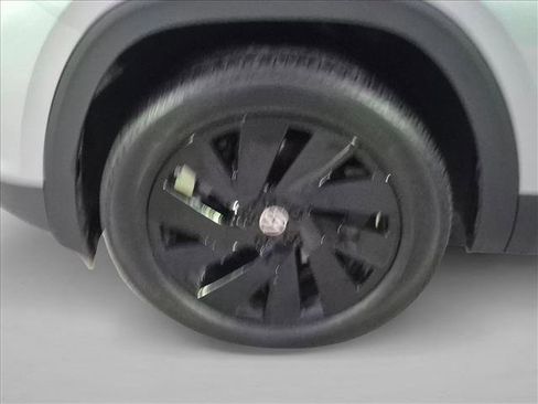 Used 2024 Volkswagen Atlas SE w/ Black Wheel Package FWD image 6