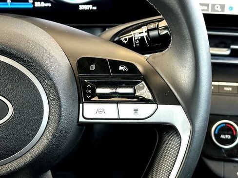 Used 2025 Hyundai Elantra SEL FWD image 24