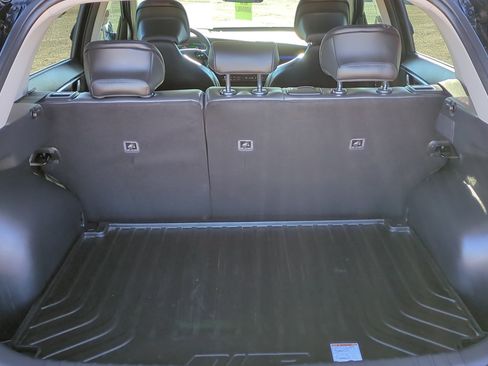 Used 2024 Kia Niro EX Touring image 28