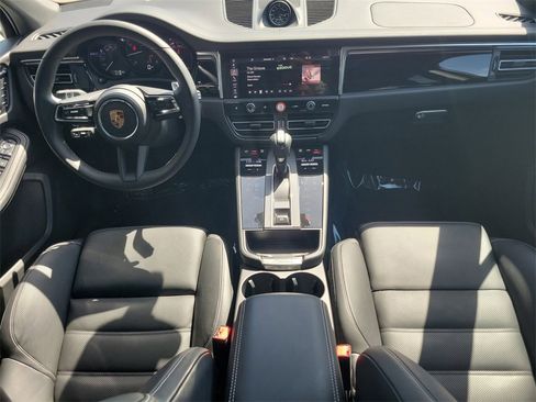 Used 2025 Porsche Macan image 20