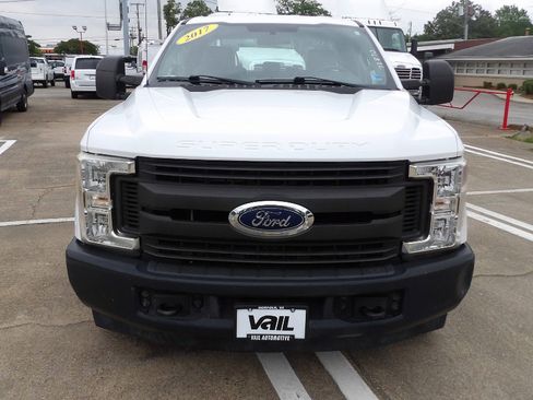 Used 2017 Ford F250 XL RWD image 4