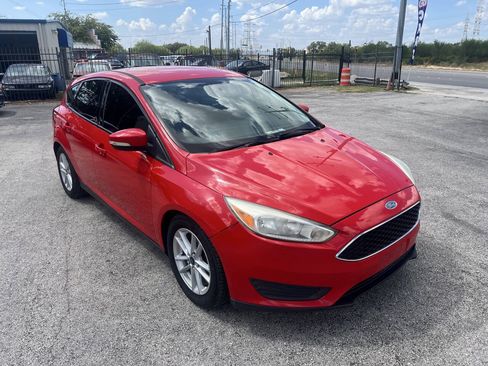 Used 2017 Ford Focus SE FWD image 3