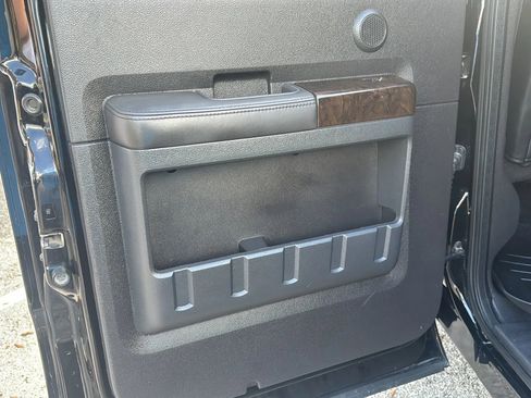 Used 2016 Ford F250 Platinum w/ FX4 Off-Road Package image 27