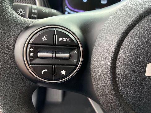 Used 2025 Kia Soul LX image 24