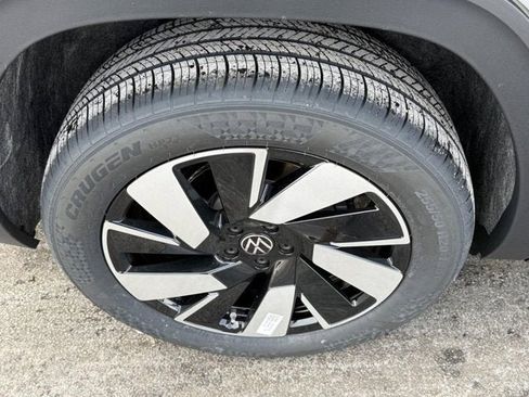 New 2026 Volkswagen Atlas Cross Sport SE AWD/4WD image 4