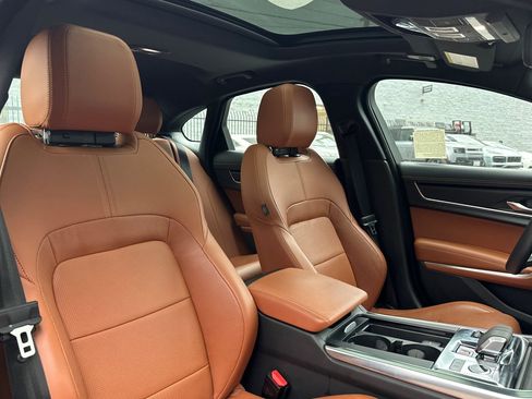 Used 2024 Jaguar XF R-Dynamic SE image 29