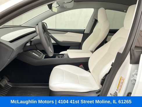 Used 2026 Tesla Model Y Long Range image 3