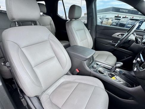 Used 2023 Chevrolet Traverse LT AWD/4WD image 16
