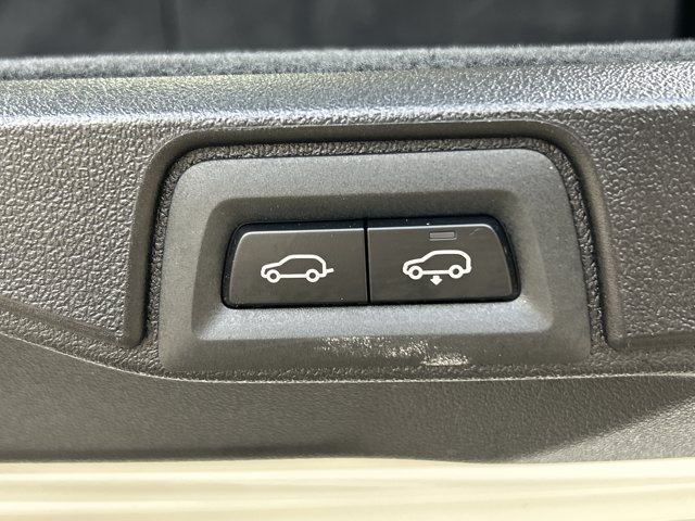 Certified 2025 BMW X7 M60i AWD/4WD image 25