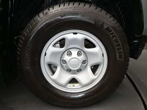 Used 2019 Toyota Tacoma SR w/ SR Convenience Package image 14