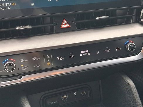 Used 2023 Kia Sportage EX image 16
