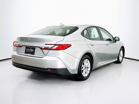 Used 2025 Toyota Camry LE image 9
