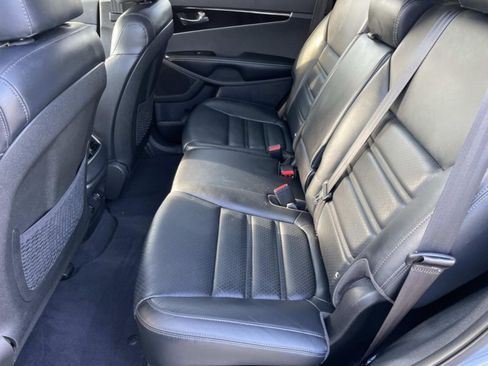 Used 2020 Kia Sorento EX FWD image 12