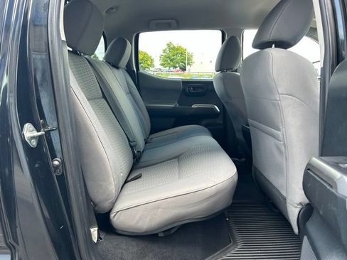 Used 2018 Toyota Tacoma SR5 AWD/4WD image 41
