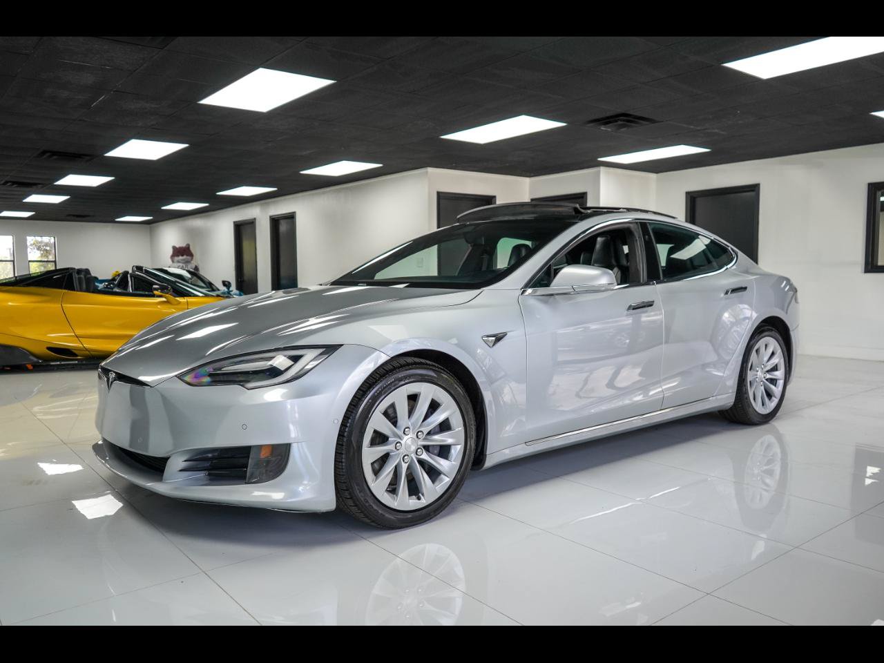 Used 2016 Tesla Model S 75 RWD image 1