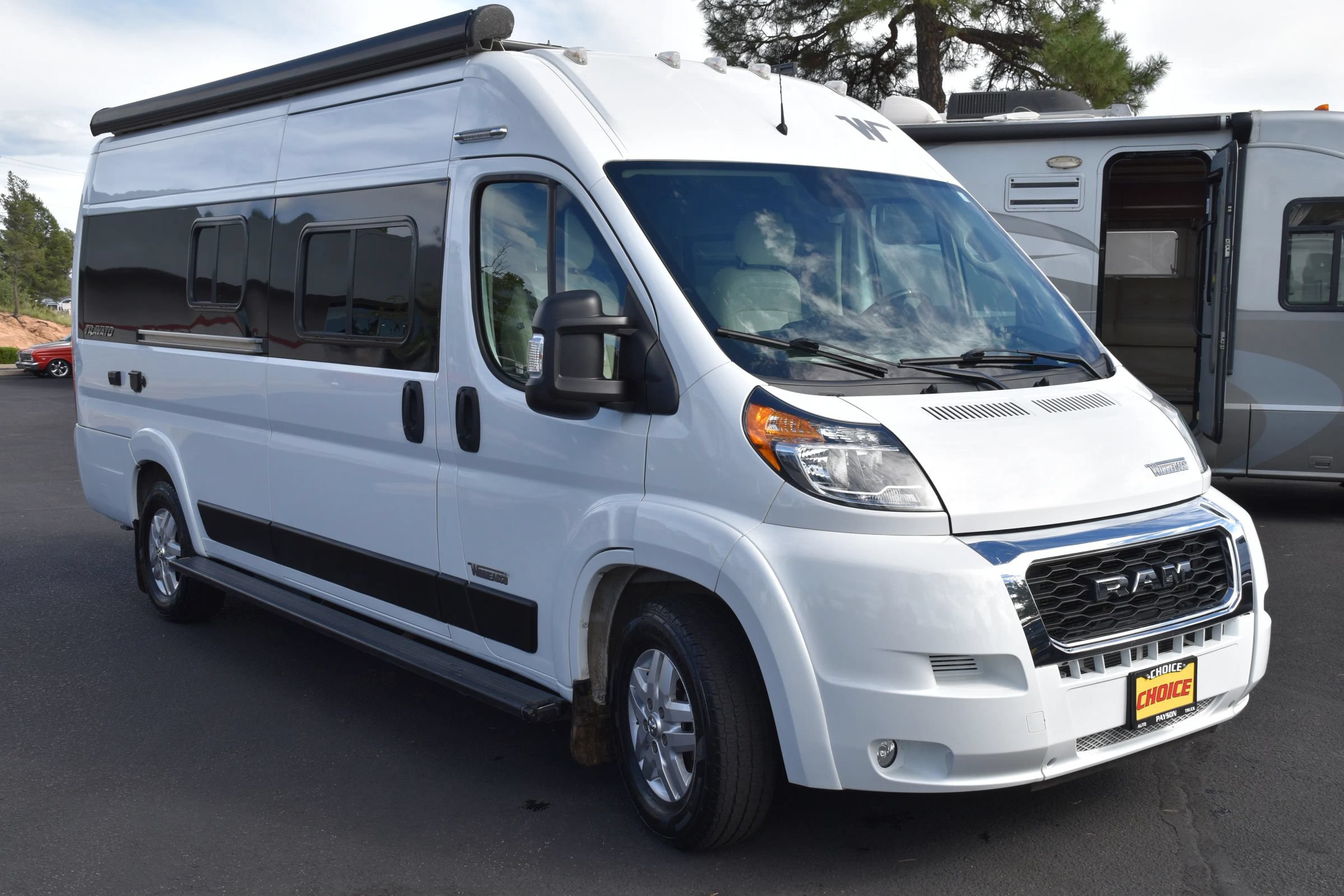Used 2021 RAM ProMaster 3500 w/ Premium Appearance Group FWD image 2