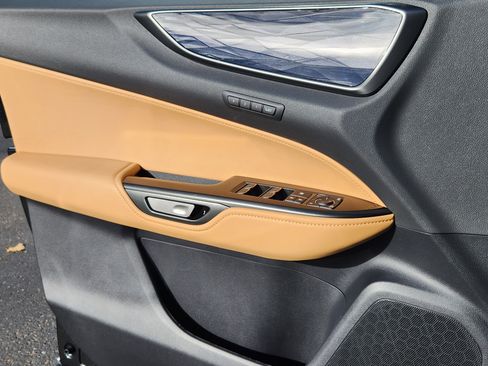 Used 2025 Lexus NX 350h AWD w/ Premium Package image 12