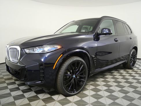 Used 2026 BMW X5 xDrive40i w/ M Sport Package AWD/4WD image 7