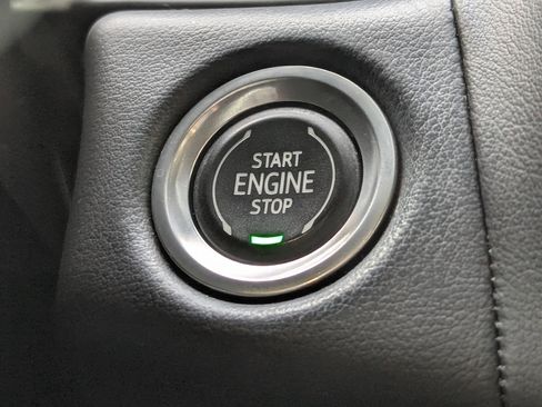 Used 2021 Chevrolet Tahoe Z71 image 35