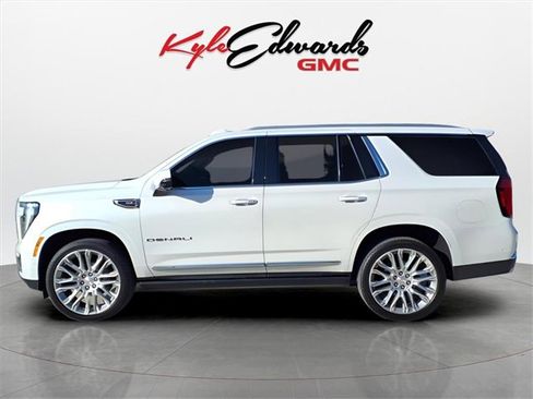 Used 2025 GMC Yukon Denali w/ Sun & Power Step Package image 8