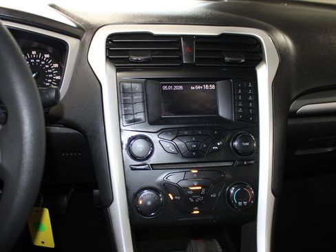 Used 2014 Ford Fusion SE FWD image 13