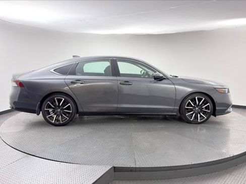 Used 2023 Honda Accord Touring image 9