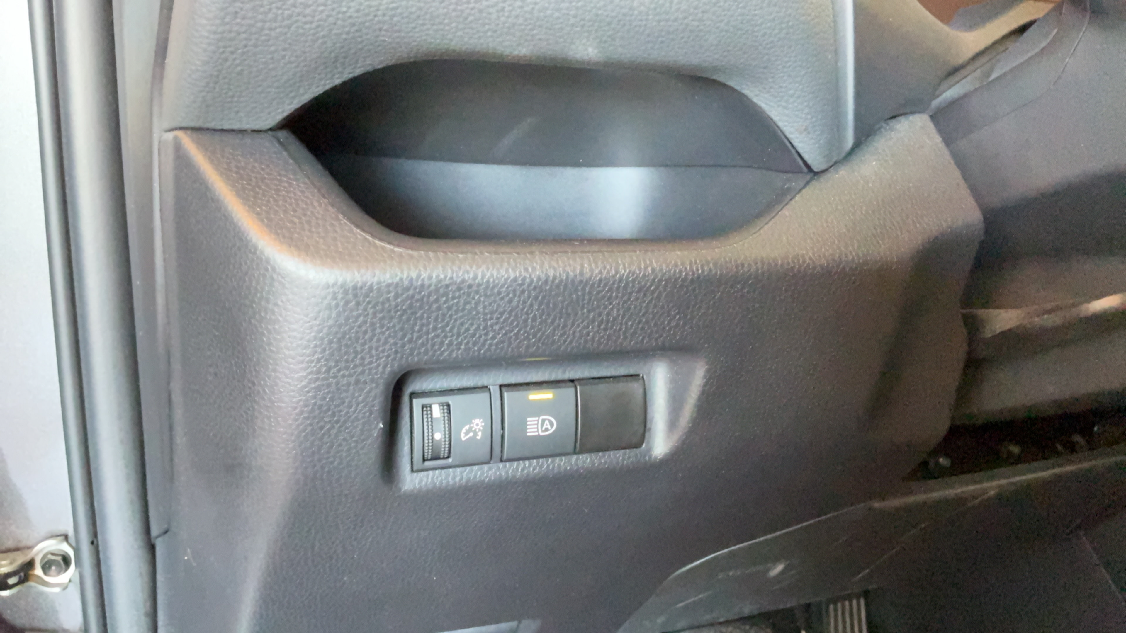 Certified 2024 Toyota RAV4 XLE FWD image 19