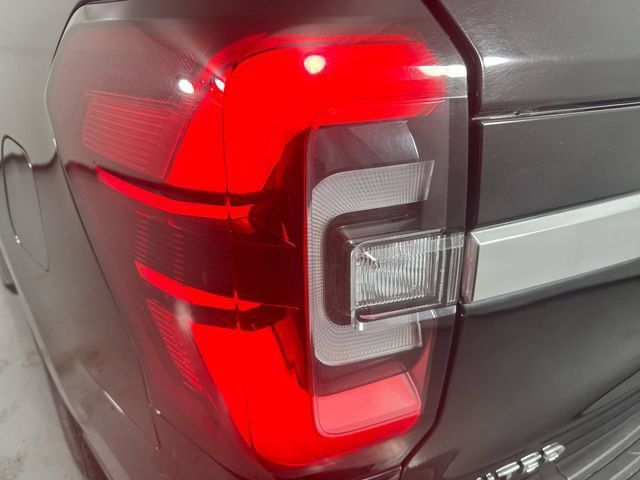 Used 2024 Ford Expedition Max Limited AWD/4WD image 31