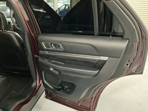 Used 2020 Chevrolet Corvette Stingray w/ 2LT Preferred Equipment Group image 25