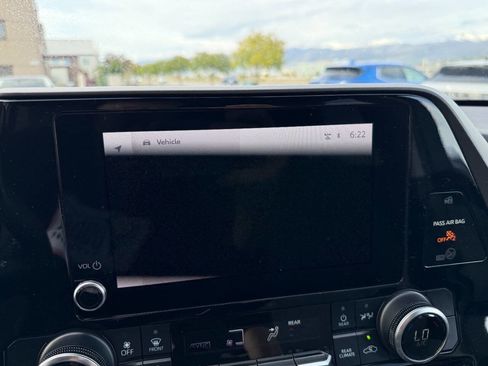 Used 2023 Toyota Highlander LE FWD image 37