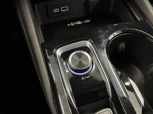 Used 2025 Buick Envision Preferred AWD/4WD image 39
