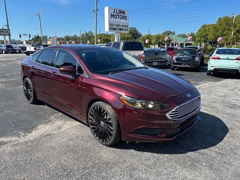 Used 2018 Ford Fusion SE w/ Fusion SE Technology Package FWD image 1