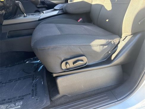 Used 2012 Nissan Titan SV w/ SV Premium Utility Pkg image 12